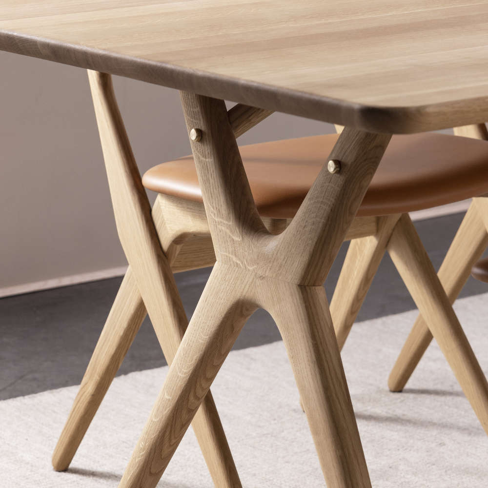 KK/AMELIA_dining_table_200x100cm_oak_C4_002.jpg