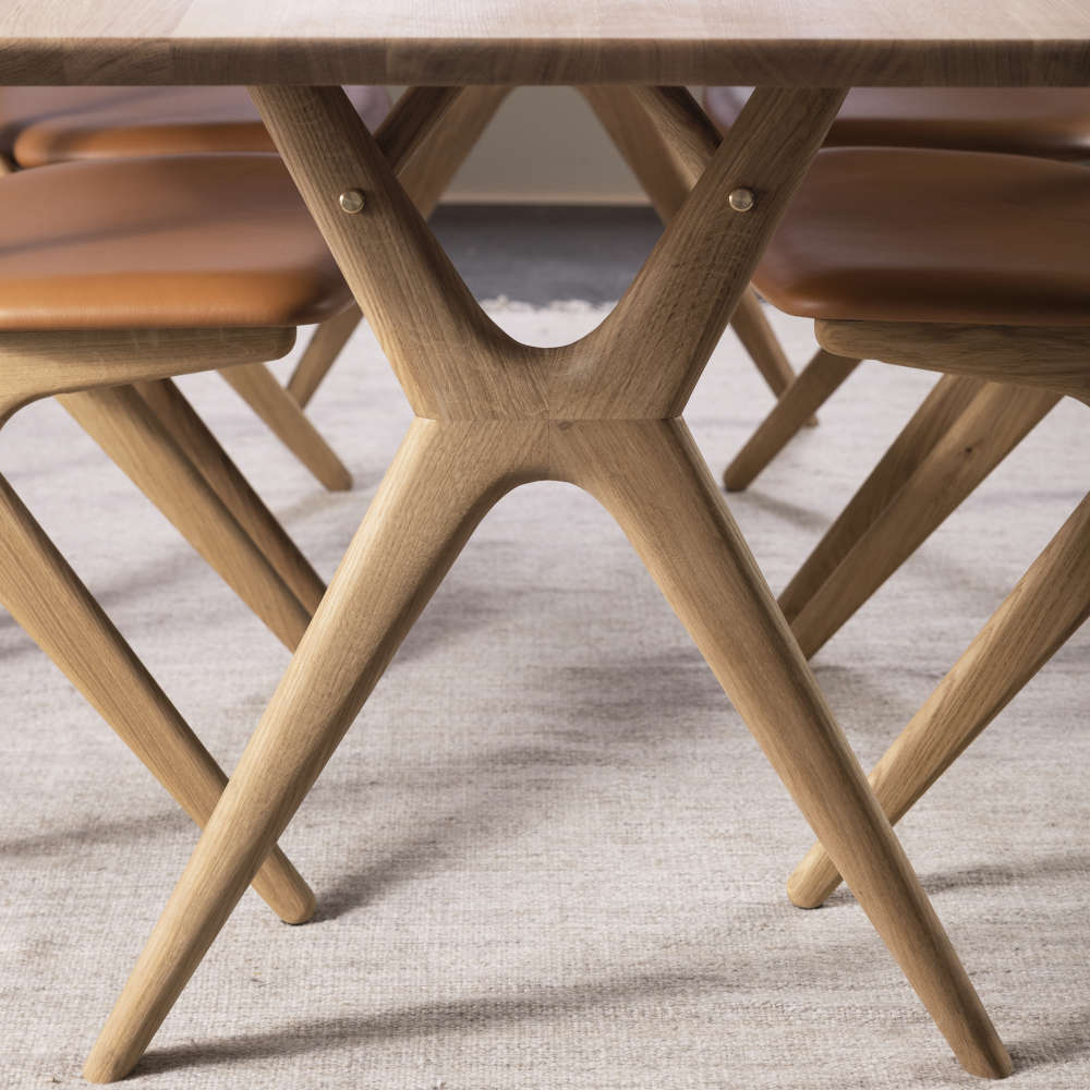 KK/AMELIA_dining_table_200x100cm_oak_C4_003.jpg