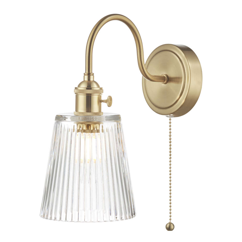 där Hadano 1 Light Wall Light Brass With Clear Ribbed Glass Shade